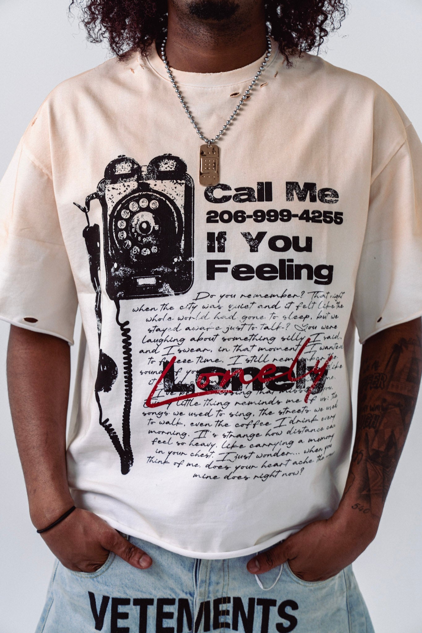Blanco Call Me Tee